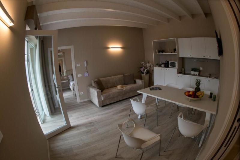 Aurora Aparthotel Peschiera del Garda Kültér fotó
