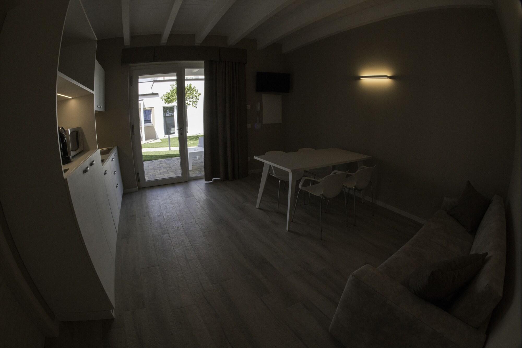Aurora Aparthotel Peschiera del Garda Kültér fotó