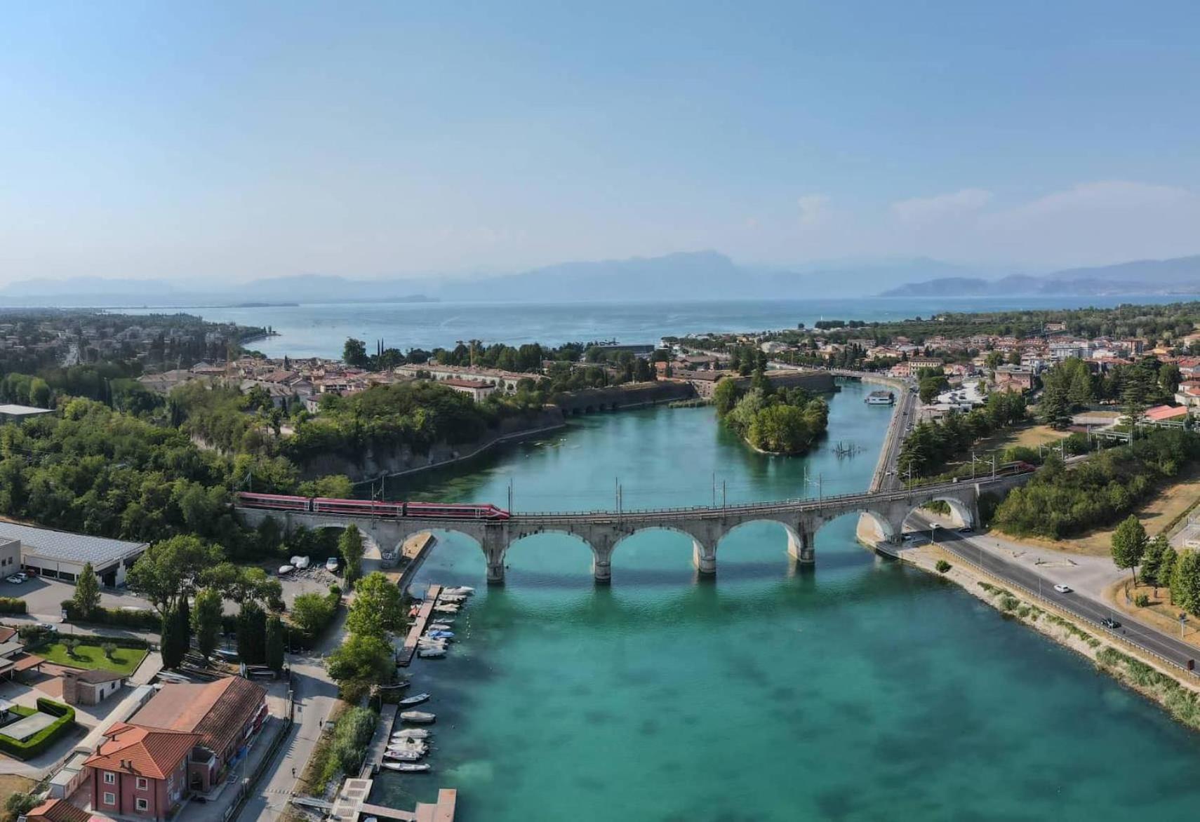 Aurora Aparthotel Peschiera del Garda Kültér fotó