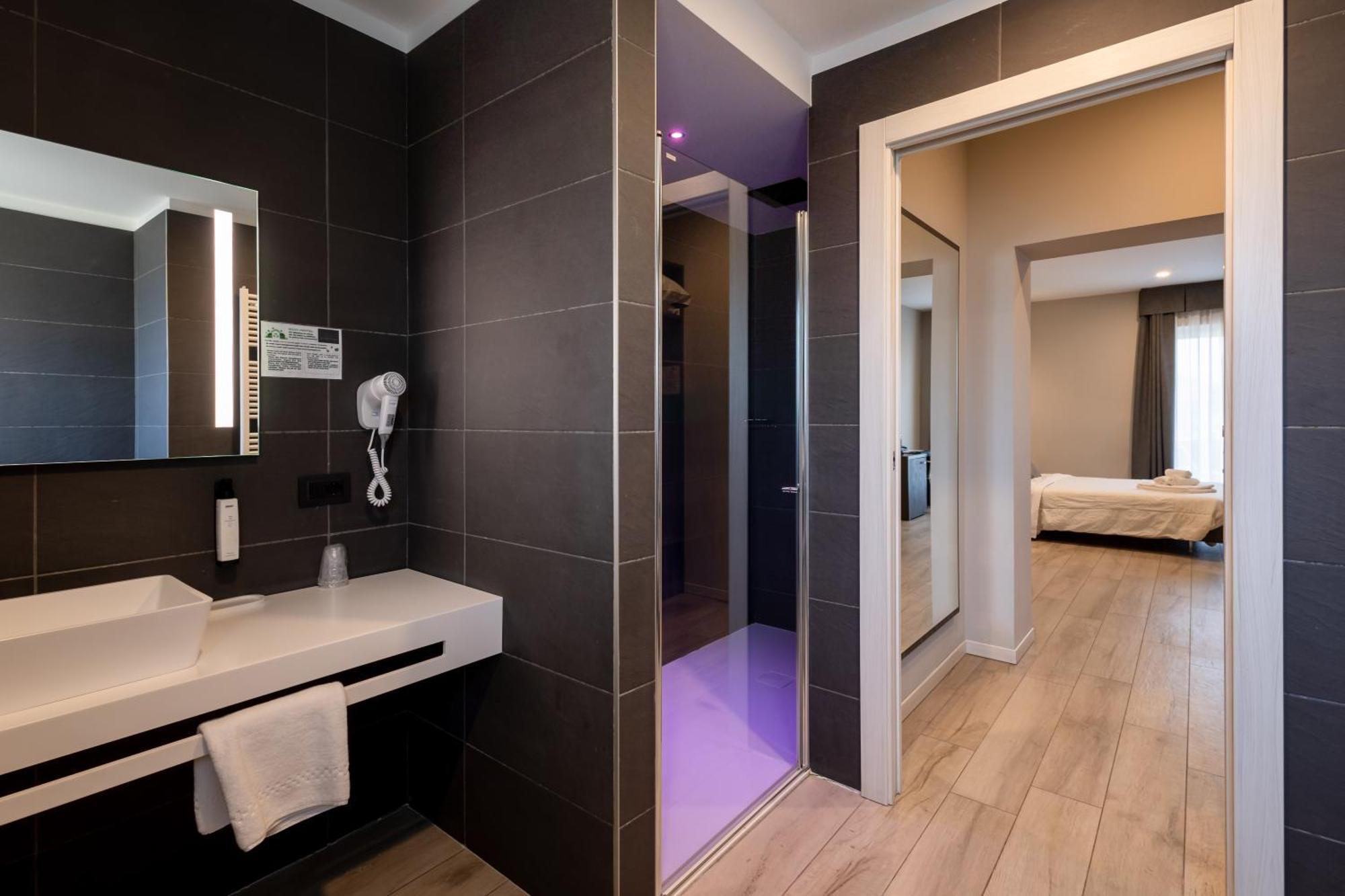 Aurora Aparthotel Peschiera del Garda Kültér fotó