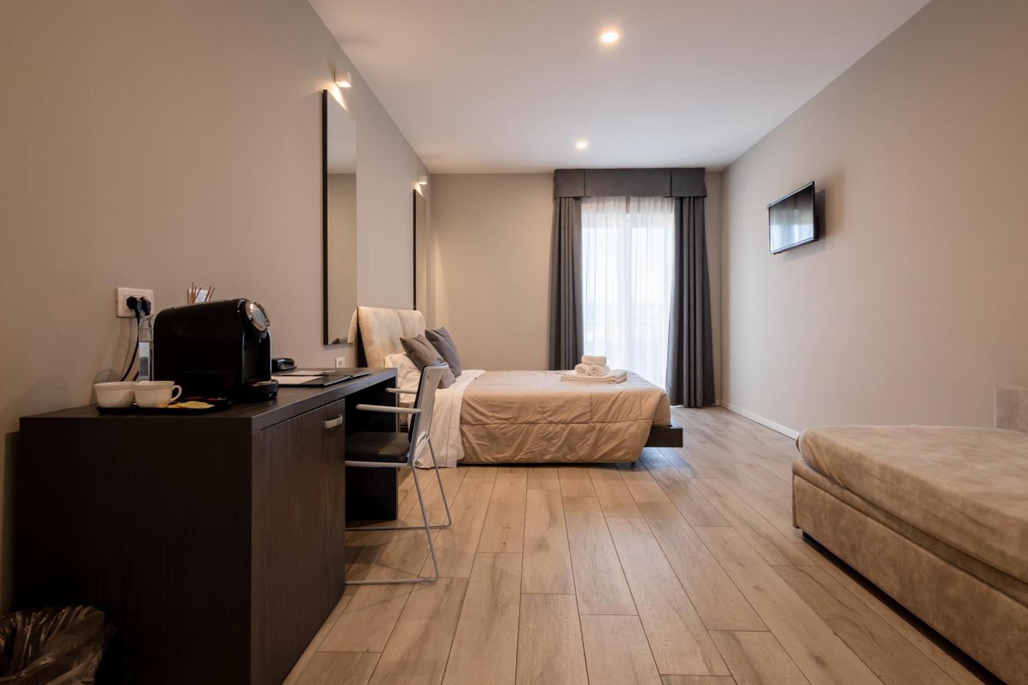 Aurora Aparthotel Peschiera del Garda Kültér fotó