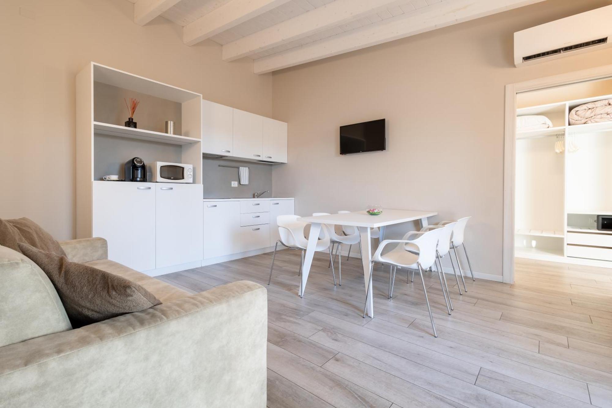 Aurora Aparthotel Peschiera del Garda Kültér fotó