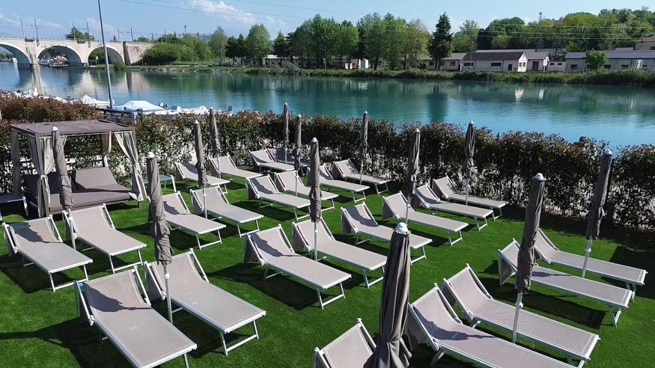 Aurora Aparthotel Peschiera del Garda Kültér fotó