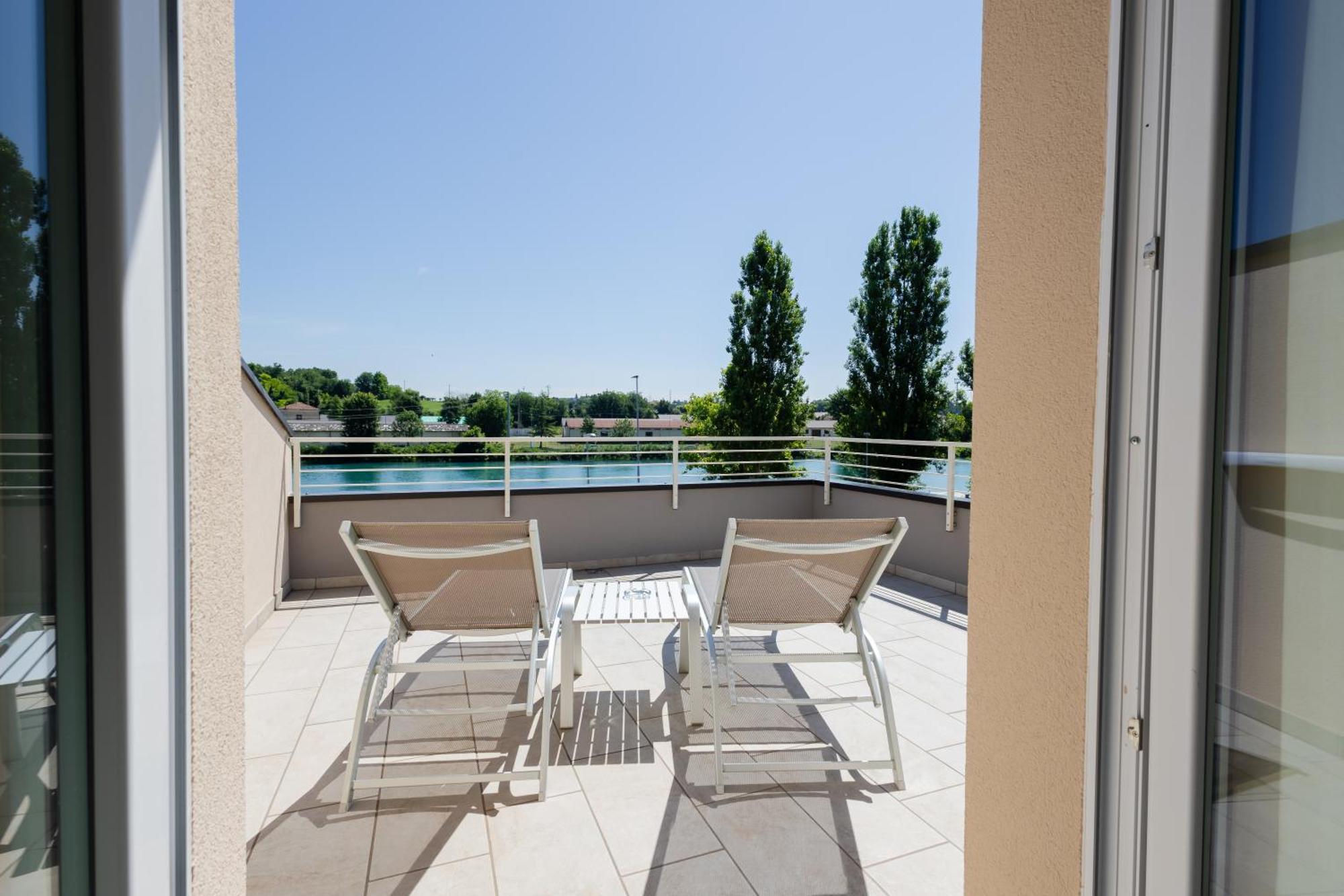Aurora Aparthotel Peschiera del Garda Kültér fotó