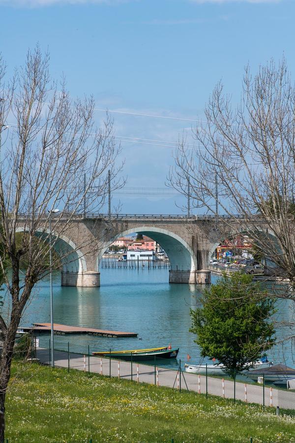 Aurora Aparthotel Peschiera del Garda Kültér fotó